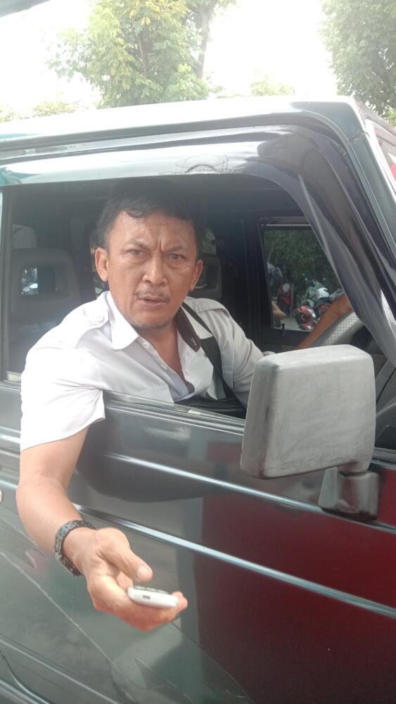 Tiket dibawa istri, katanya baru masuk orangnya marah² gak mau bayar jdi dilewatkan