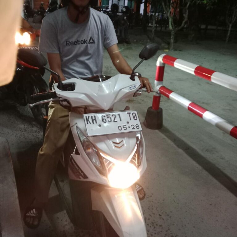 Masuk gk pake tiket/pas eror
