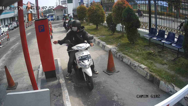Kendaraan R2 Masuk tidak ambil tiket