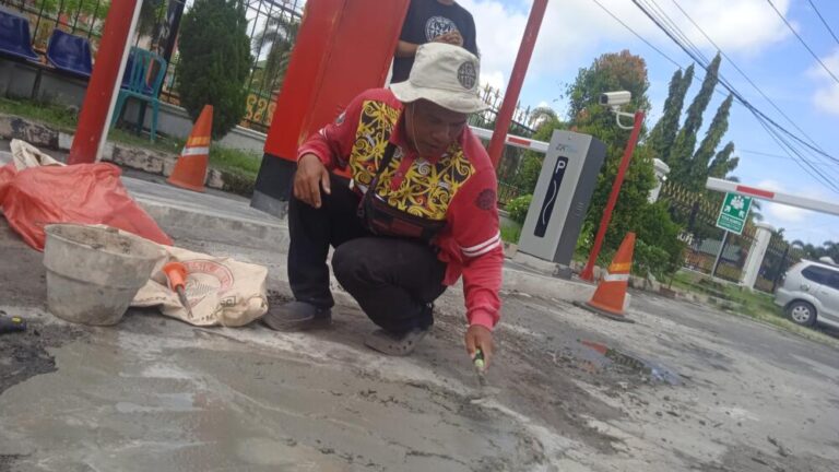 Pemeliharaan kabel listrik bawah aspal