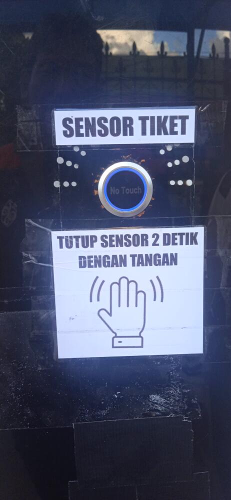 Instalasi saklar tanpa sentuh pada gate in 02 r2