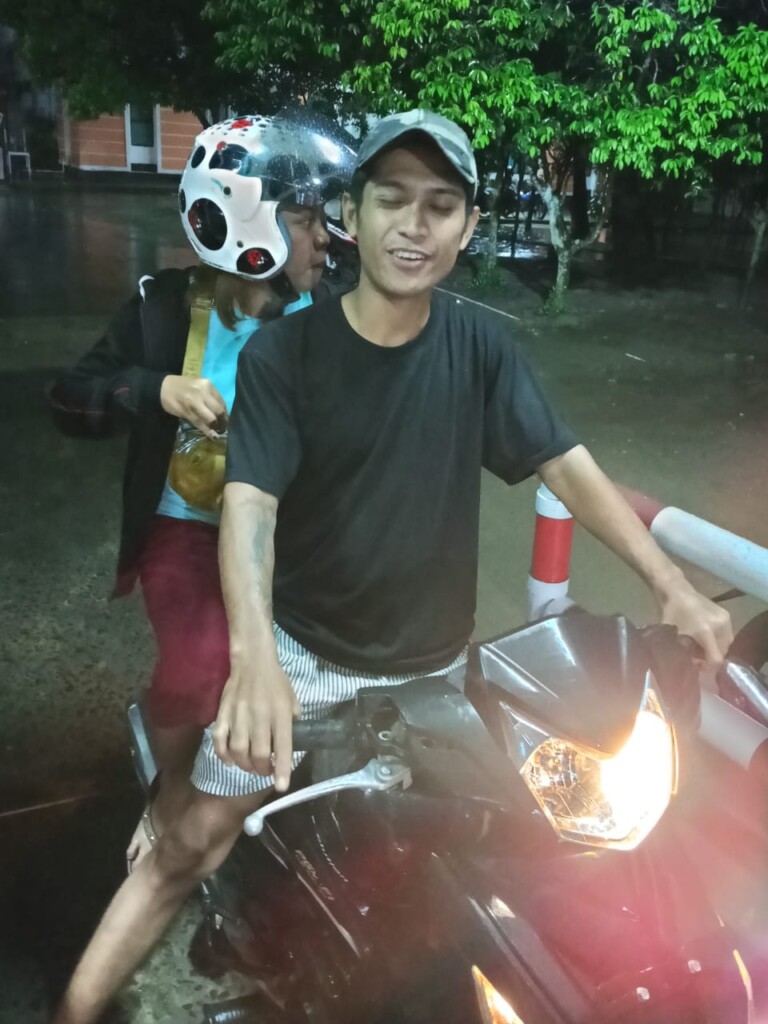 BF6A5A82-01D7-4D2A-BDE2-24C84E871212