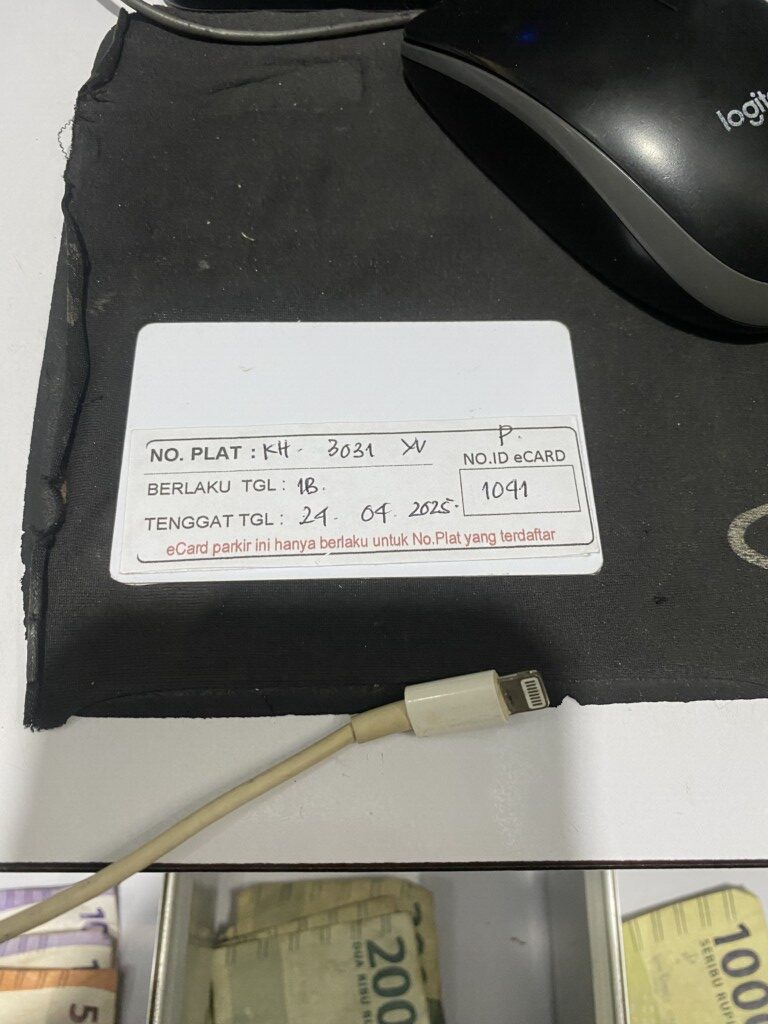 42502BA5-FD3D-4BBB-87CC-28D9C7F14062